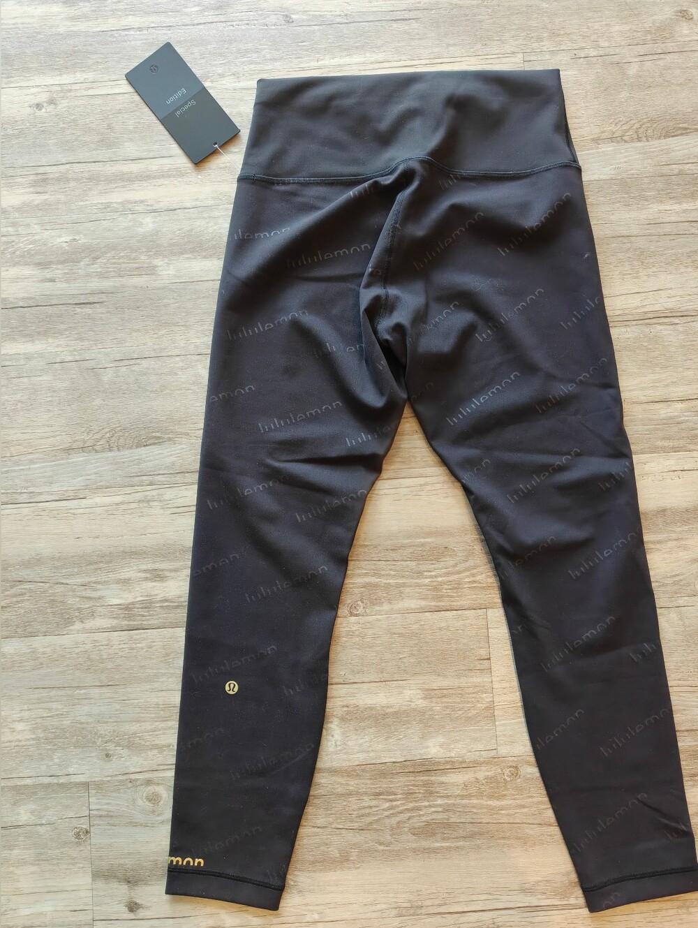 Lululemon Wunder Train High-Rise Tight 25" *Special Edition Embossed Lululemon - Picture 2 of 9